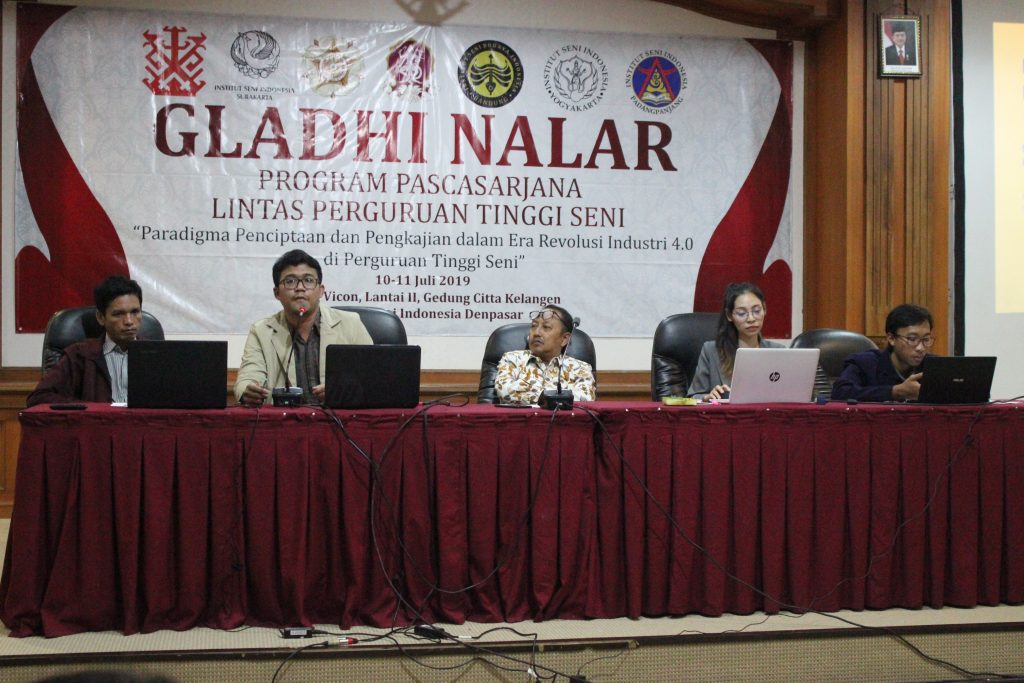 Gladhy Nalar Magister Perdamaian Dan Resolusi Konflik